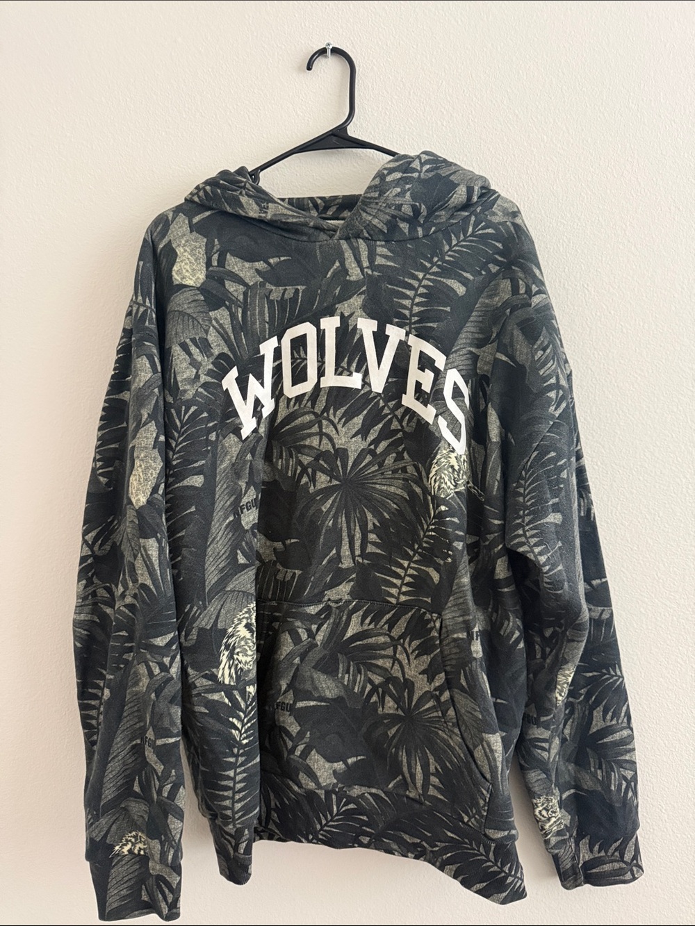Darc Sport Wolves Crewneck Sweater - Black & Gray